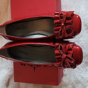 NIB Vaneli metallic Red Patent leather Genie low heeled shoe 8M